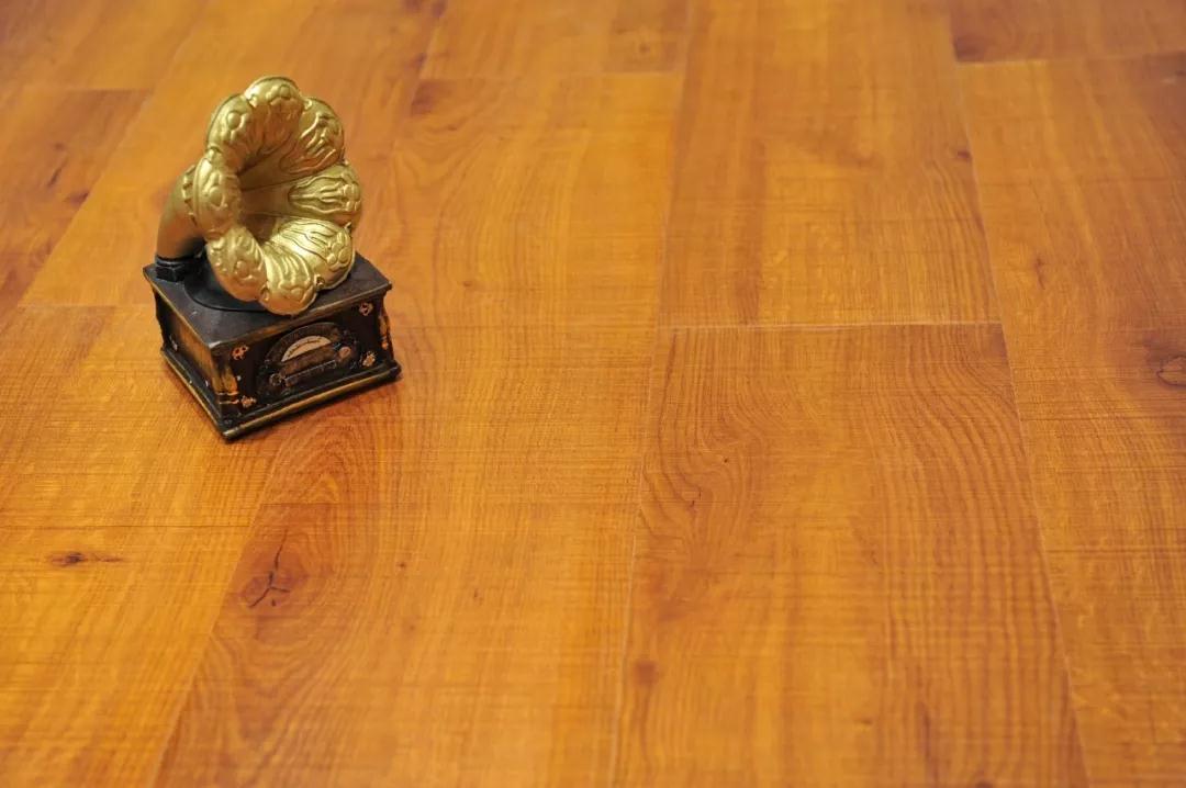 鵬鴻強(qiáng)化地板伊麗莎白系列-5802