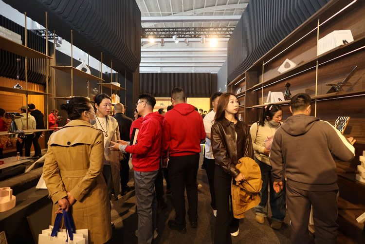 鵬鴻全屋定制亮相沈陽家博會，書寫大家居時代新篇章